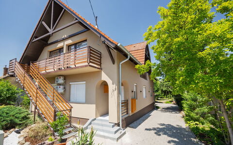 May: Blu, Giallo, Balcone, Color Legno, Hotel, Pianta Della Casa