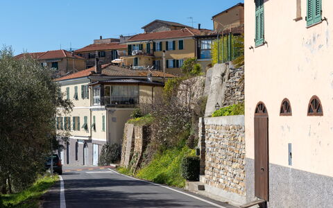 Vasia 26: Cielo, Nube, Cibo, Pianta, Tavola, Tavolo, Finestra, Montagna, Frutta, Legna