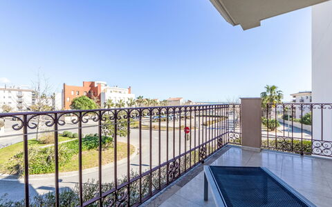 Golden Beach: Appartamento, Balcone, Corrimano, Recinzione, Villa, Hotel, Passerella