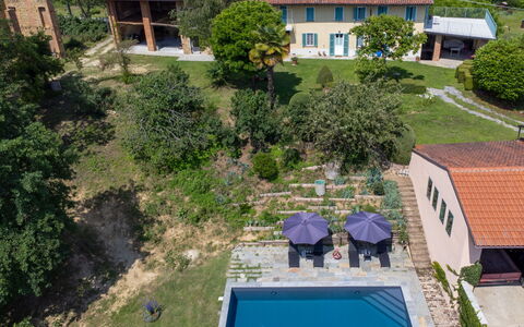 Cortazzone 200: Tavolo, Cielo, Mobilia, Tavola, Costruzione, Interior Design, Mobili Da Esterno, Portico, Shade, Sedia