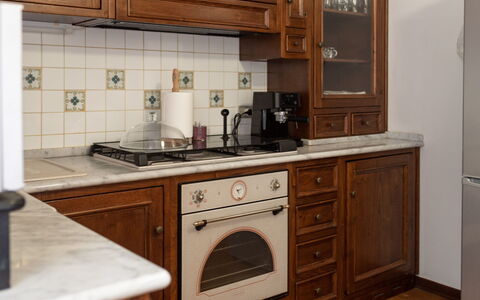 Villa le Pine: Mobilia, Proprietà, Cornice, Azzurro, Legna, Illuminazione, Interior Design, Comfort, Pavimento, Pavimentazione