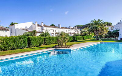 Pals 1724: Piscina, Estate, Ricorrere, Giardino, Dimora, Landscaping, Shade, Hacienda, Villa, Cortile