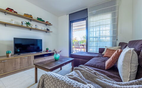 Vila del Far: Mobilia, Interior Design, Pavimentazione, Divano, Pavimento, Parete, Legna, Soggiorno, Camera, Soffitto