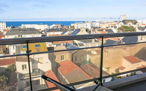 Les Sables D'Olonne 608: Cielo, Finestra, Costruzione, Architettura, Urban Design, Casa, Shade, Nube, Città, Zona Residenziale