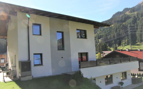 Haus Goldmann: Pianta, Costruzione, Cielo, Finestra, Lotto, Casa, Villetta, Erba, Paesaggio, Albero