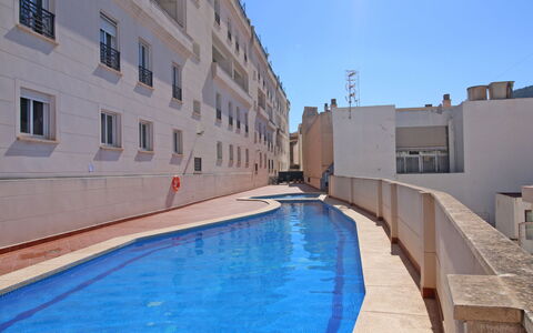 Calpe Calp 1070: Acqua, Cielo, Costruzione, Finestra, Piscina, Azzurro, Shade, Materiale Composito, Immobiliare, Tempo Libero