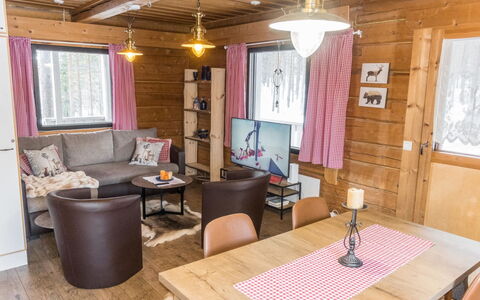 Old Logger'S House: Area Rurale, Hill Station, Villaggio, Catena Montuosa, Valle, Paesino Di Montagna, Alpi, Eco Hotel, Balcone, Hotel