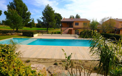 Rabassades: Pianta, Acqua, Proprietà, Mobilia, Costruzione, Tavolo, Finestra, Azzurro, Sedia, Interior Design
