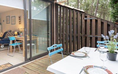 Lacanau 700: Pianta, Acqua, Proprietà, Mobilia, Costruzione, Tavolo, Finestra, Azzurro, Sedia, Interior Design