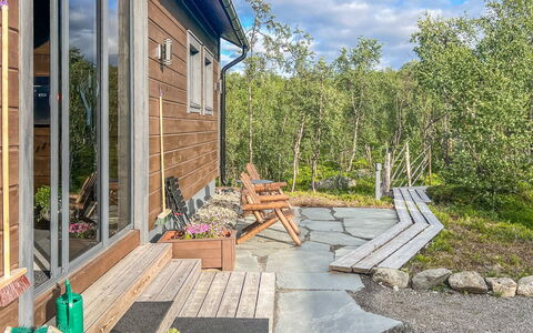 Haltinmalla: Legna, Raccordo, Villetta, Casa, Edifici Giardino, Giardino, Latifoglie, Deck, Plank, Backyard