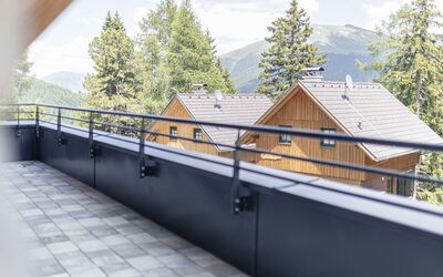 Turracher Höhe 150: Cielo, Giorno, Proprietà, Nube, Legna, Costruzione, Albero, Manto Stradale, Casa, Asfalto