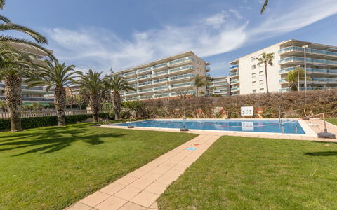 Living Park: Nube, Cielo, Pianta, Costruzione, Proprietà, Azzurro, Albero, Urban Design, Condominio, Quartiere