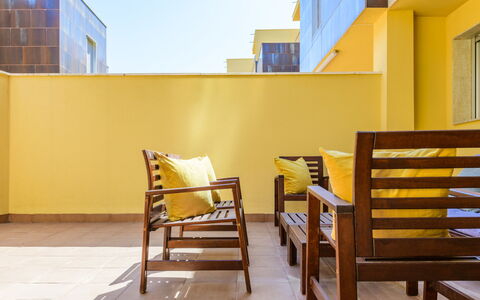 Residencial Oropesa - la Concha: Mobilia, Proprietà, Costruzione, Cielo, Legna, Shade, Finestra, Interior Design, Linea, Parete