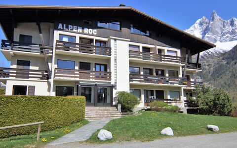 Alpen Roc: Cielo, Pianta, Costruzione, Proprietà, Montagna, Finestra, Lotto, Albero, Pendenza, Casa