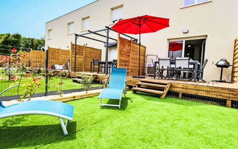 Valras Plage 110: Giardino, Prato, Erba Sintetica, Backyard, Cortile, Mobili Da Esterno, Sedia, Landscaping, Terrazza, Cortile