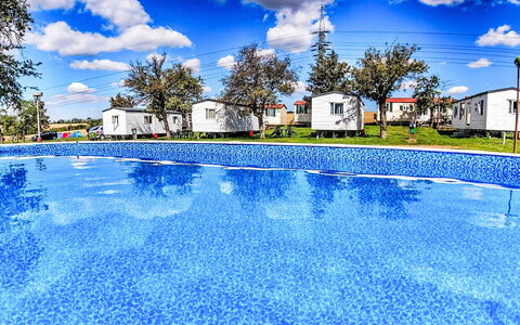 Prima: Parco, Piscina