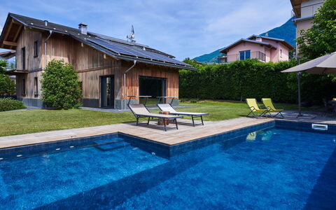 Woodhouse: Acqua, Pianta, Nube, Proprietà, Costruzione, Mobilia, Cielo, Finestra, Blu, Piscina