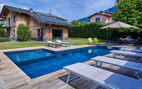 Woodhouse: Acqua, Mobilia, Proprietà, Pianta, Costruzione, Nube, Cielo, Piscina, Finestra, Azzurro