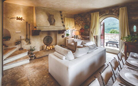Villa Vetice: Mobilia, Costruzione, Proprietà, Cornice, Pianta, Pianta Della Casa, Finestra, Comfort, Tavolo, Decorazione