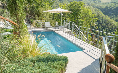 Villa Vetice: Acqua, Pianta, Risorse Idriche, Proprietà, Azzurro, Albero, Piscina, Paesaggio Naturale, Corpo D'Acqua, Vegetazione