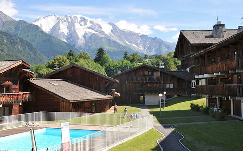 Saint Gervais 15: Cielo, Nube, Montagna, Pianta, Costruzione, Proprietà, Natura, Albero, Acqua, Architettura