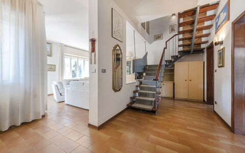 Casa Lelia: Cornice, Legna, Le Scale, Costruzione, Sala, Porta, Interior Design, Pavimentazione, Pavimento