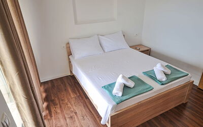 Rogoznica Zatoglav 108: Mobilia, Comfort, Costruzione, Legna, Casa, Cuscino, Interior Design, Telaio Del Letto, Pavimentazione, Rettangolo