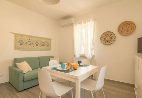 Arzachena 700: Mobilia, Interior Design, Pavimentazione, Pavimento, Legna, Tavolo, Camera, Appartamento, Soggiorno, Soffitto