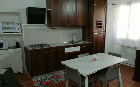 App. Il Sasso Di Olina: Cabinetry, Costruzione, Mobilia, Proprietà, Controsoffitto, Tavolo, Finestra, Legna, Cucina, Elettrodomestico Da Cucina