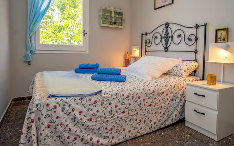 Riumar: Mobilia, Proprietà, Tavolo, Cabinetry, Sedia, Legna, Costruzione, Illuminazione, Controsoffitto, Interior Design