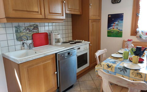 Le Tagre: Cabinetry, Proprietà, Mobilia, Elettrodomestico Da Cucina, Costruzione, Cucina Stufa, Controsoffitto, Cucina, Elettrodomestico, Legna