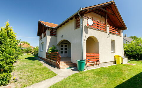 Lian: Cielo, Pianta, Costruzione, Proprietà, Albero, Lotto, Casa, Architettura, Finestra, Erba