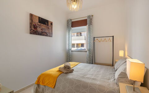 Magnolia: Cornice, Proprietà, Mobilia, Costruzione, Comfort, Interior Design, Specchio, Legna, Pavimentazione, Giallo