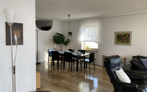 Lakeview: Tavolo, Mobilia, Divano, Costruzione, Pianta, Legna, Pianta Della Casa, Sedia, Comfort, Pavimentazione