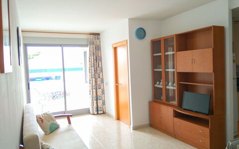 Benicarlo: Mobilia, Proprietà, Costruzione, Sedia, Cabinetry, Finestra, Legna, Porta, Elettrodomestico