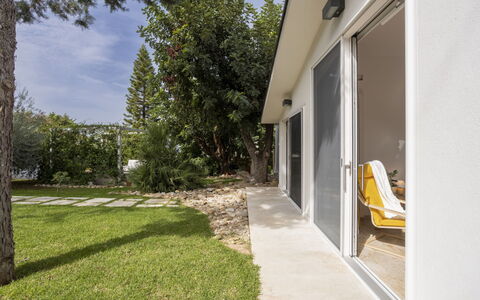 Quirat: Neve, Cielo, Montagna, Finestra, Nube, Costruzione, Casa, Pendenza, Albero, Villetta