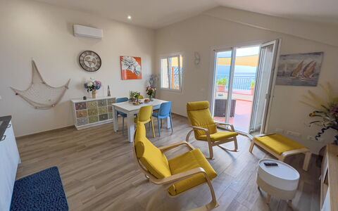 Vista Mare Borgo Peri: Mobilia, Pianta Della Casa, Pianta, Cornice, Sedia, Vaso Di Fiori, Interior Design, Legna, Pavimentazione, Costruzione