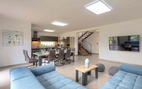 Villa Lea: Tavolo, Divano, Mobilia, Cornice, Interior Design, Illuminazione, Soggiorno, Libreria, Sedia, Pianta Della Casa