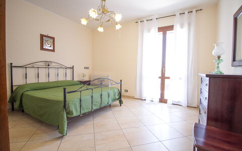 Villa Dei Castagni: Mobilia, Proprietà, Cabinetry, Legna, Interior Design, Costruzione, Casa, Pavimento, Pavimentazione, Finestra