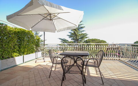 Etna Suites: Cielo, Tavolo, Mobilia, Costruzione, Pianta, Ombrello, Shade, Sedia, Mobili Da Esterno, Tavolo Esterno