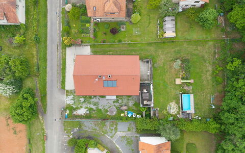 Zupanovice 100: Mobilia, Mobili Da Esterno, Sedia, Giardino, Backyard, Shade, Cortile, Landscaping, Eco Hotel, Tavolo Esterno
