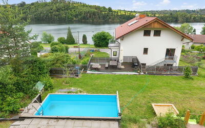 Zupanovice 100: Mobilia, Mobili Da Esterno, Sedia, Giardino, Backyard, Shade, Cortile, Landscaping, Eco Hotel, Tavolo Esterno