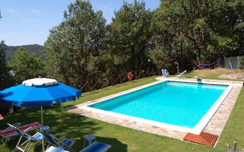 Le Piane: Acqua, Pianta, Piscina, Azzurro, Blu, Shade, Costruzione, Cielo, Architettura, Albero