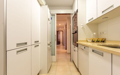 Antina Mar: Costruzione, Cabinetry, Porta, Casa, Legna, Cappa Di Aspirazione, Elettrodomestico Da Cucina, Pavimentazione, Controsoffitto