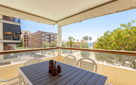 Antina Mar: Costruzione, Tavolo, Shade, Legna, Tavola, Mobili Da Esterno, Interior Design, Portico, Cielo, Condominio