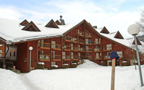 Les Contamines 140: Cielo, Nube, Costruzione, Neve, Finestra, Pendenza, Casa, Legna, Biome, Villetta