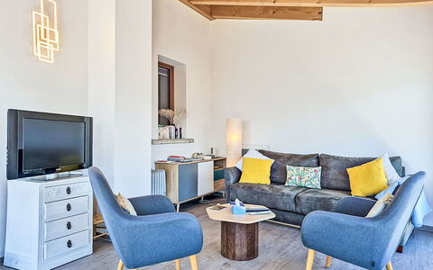 Tilleul: Mobilia, Interior Design, Pavimentazione, Parete, Divano, Pavimento, Legna, Camera, Soggiorno, Sedia