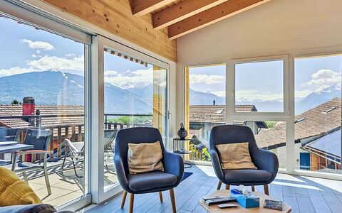 Tilleul: Legna, Mobilia, Interior Design, Sedia, Casa, Appartamento, Balcone, Portico, Eco Hotel, Latifoglie