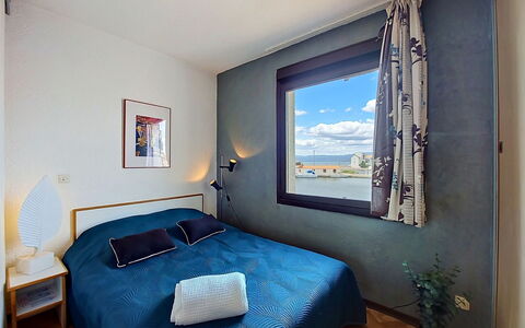 Le Barcarès 966: Mobilia, Camera Da Letto, Pavimento, Interior Design, Letto, Camera, Lenzuolo, Appartamento, Bedding, Telaio Del Letto