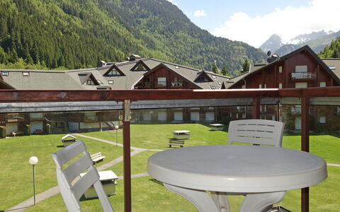 Les Contamines 500: Proprietà, Tavolo, Casa, Catena Montuosa, Montagna, Villetta, Mobilia, Tetto, Hill Station, Immobiliare
